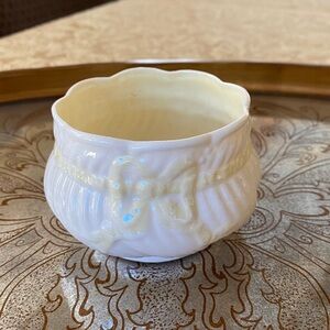 BELLEEK Ribbon Sugar